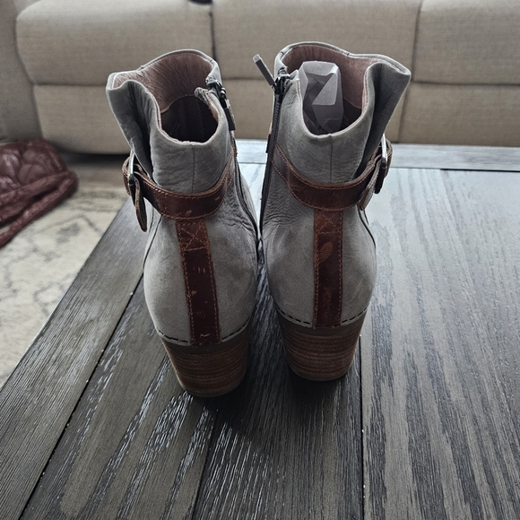 Dansko Hartley Boots - Picture 9 of 11